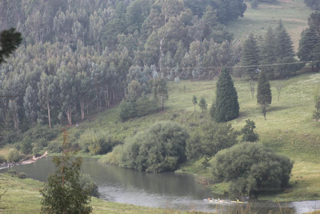 The Shed Hotel Underberg Buitenkant foto